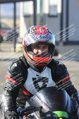 media/Dec-01-2025-Moto Forza (Mon) [[2daa91e15f]]/4-Around the Pits/